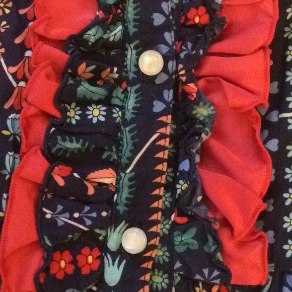 Cute blouse - Picture 2 of 3